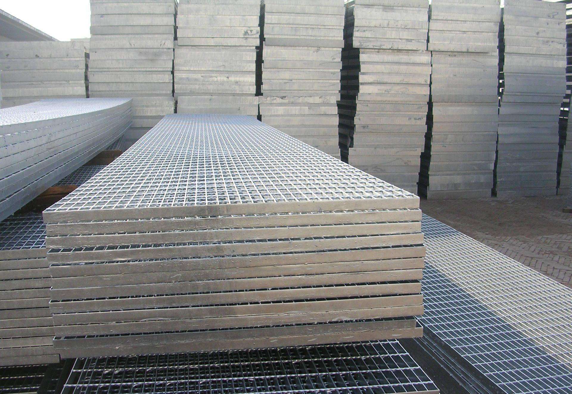 影響復(fù)合鋼格板安裝精度原因